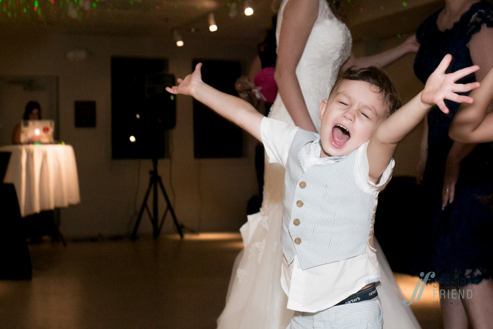 Maitland-art-center-wedding-kasper-jessica-friend-photo-design-8816