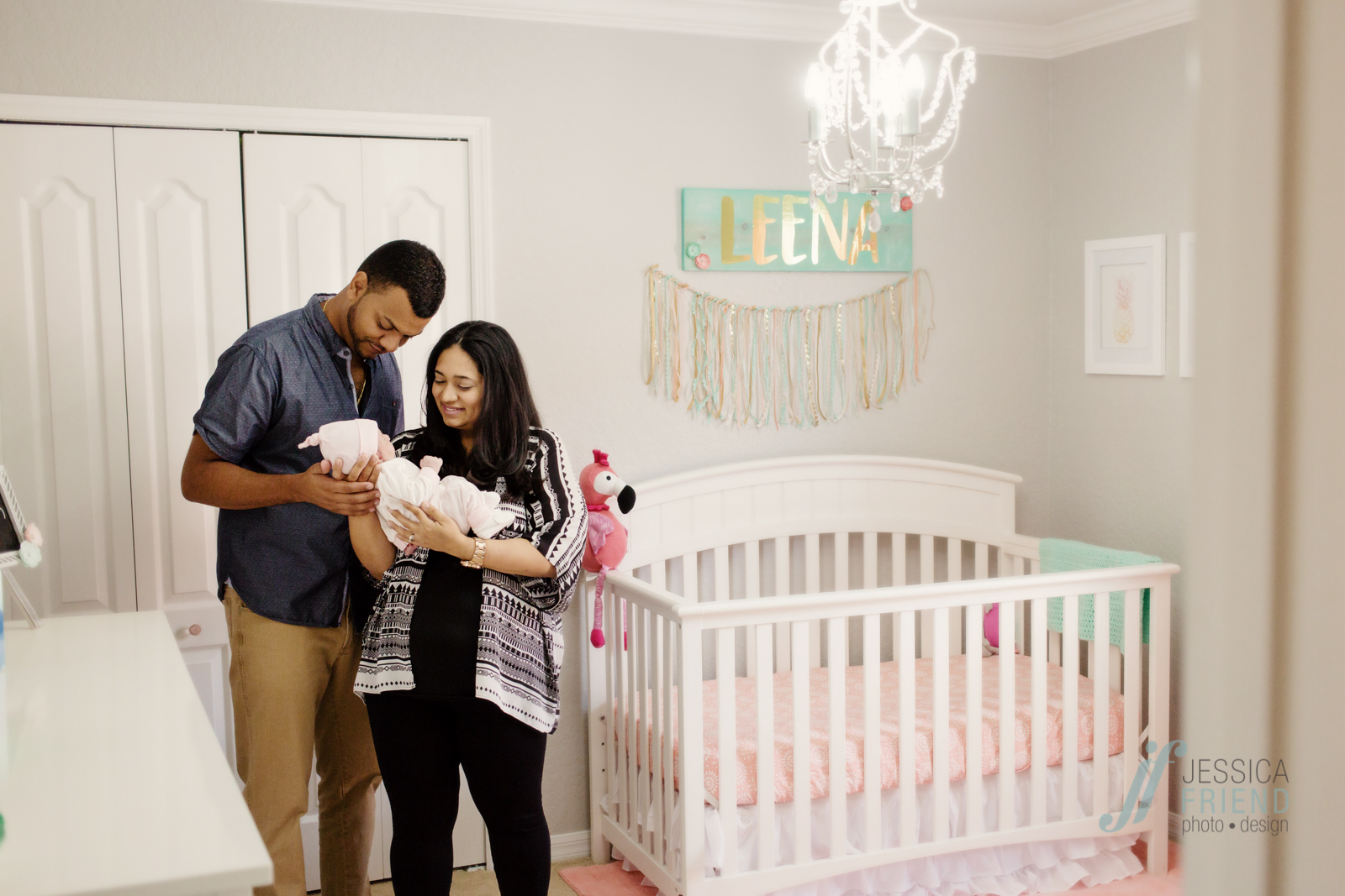 newborn family session. photos by www.jessicafriendphotodesign.com